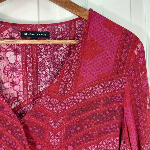 Kendall & Kylie Red Paisley Long Sleeve V-Neck Romper Sz M - Picture 2 of 16